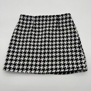 Forever 21 Black White Houndstooth Mini Skirt Woven A-Line‎ Size Small